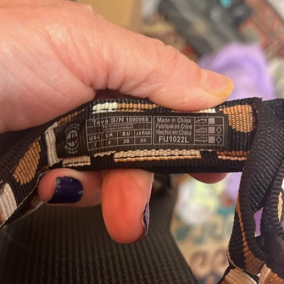 New In Box Teva Midform Universal Sandals - Picture 12 of 12